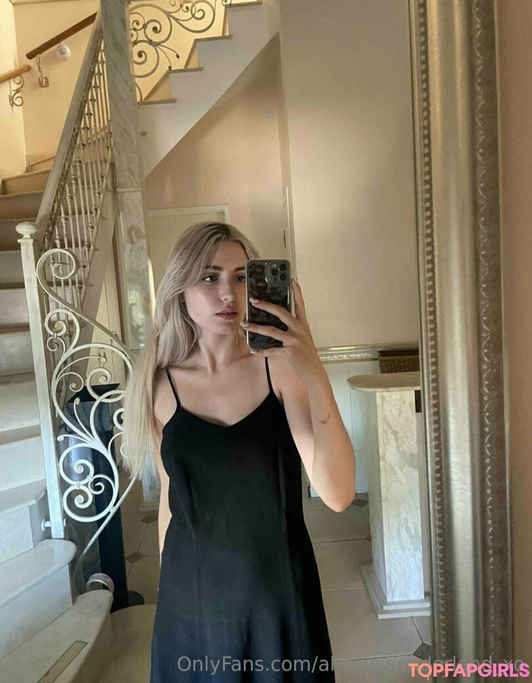 aliceinwonderland xo nude star photos