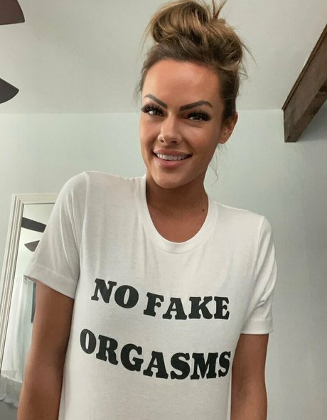 milanariccifree hot star photos