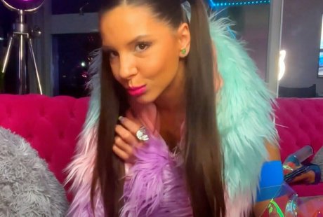 milanariccifree hot model image