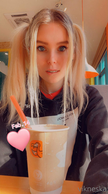 vikneskafree xxx pornstar image