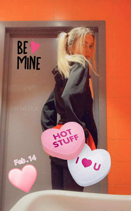 vikneskafree pretty pornstar img