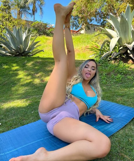 Kiara Blay pornstar nude archive