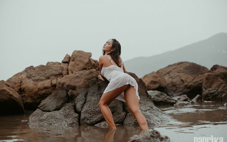 Talita Moraes model naked pic