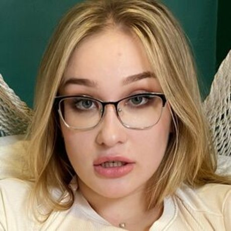 cheryl bloss_ model top picture