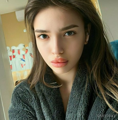 blondiesasha sexy star pictures