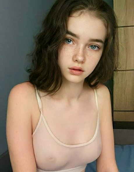 blondiesasha nice model pics