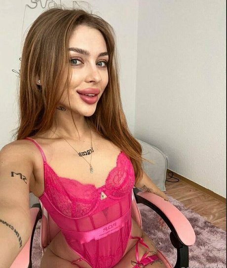 blondiesasha model adult image