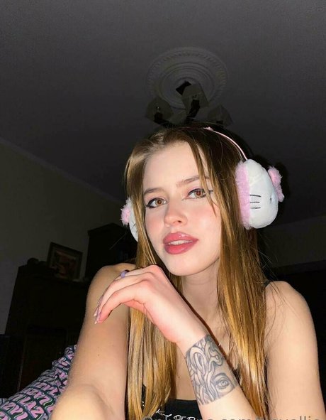 tinyellie adult star pics