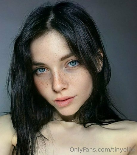 tinyellie pornstar hot pictures