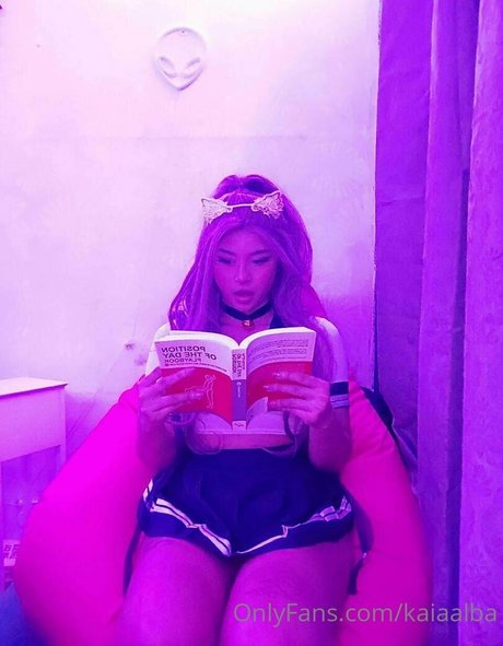 aeluin naked pornstar img