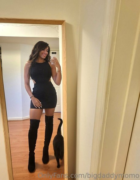 BigDaddyMoMo pornographic actress pictures