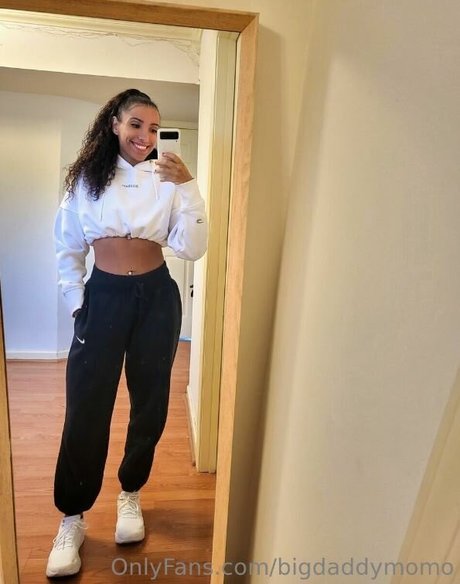 BigDaddyMoMo free model photos