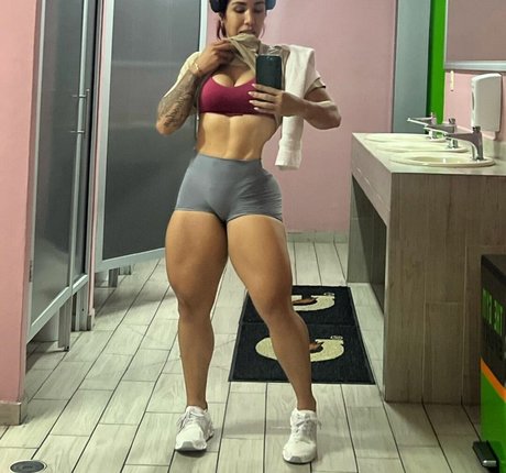 Evelyn Salomon model exclusive images