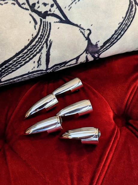 sirrucifer pretty pornstar image