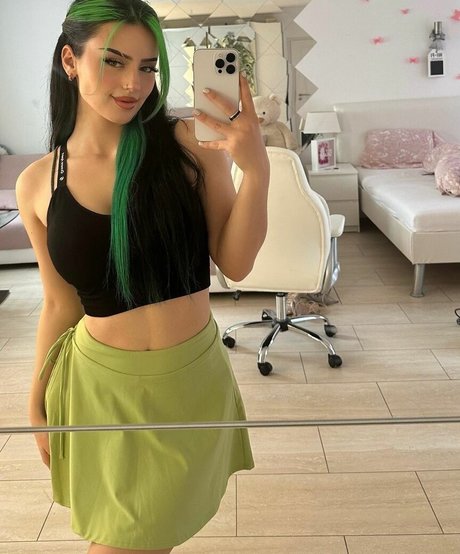 Dilaraa erotic model gallery