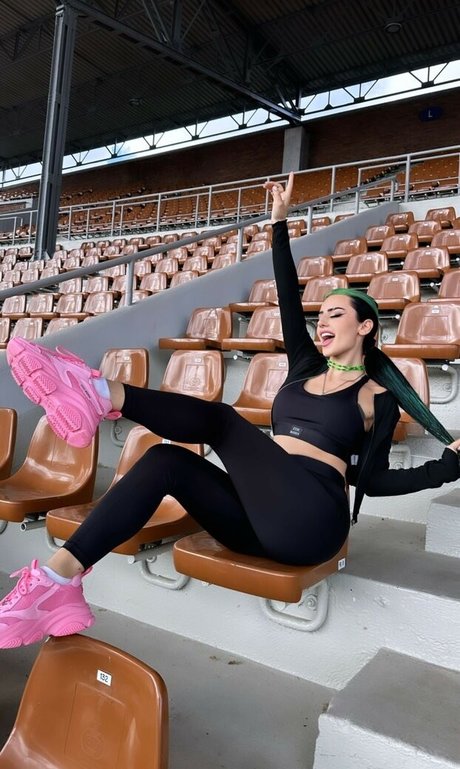 Dilaraa hd star image