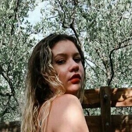 mckenzieluvvv sex model archive