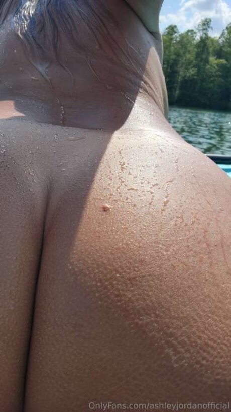 ashleyjordanofficial beautiful actress pictures