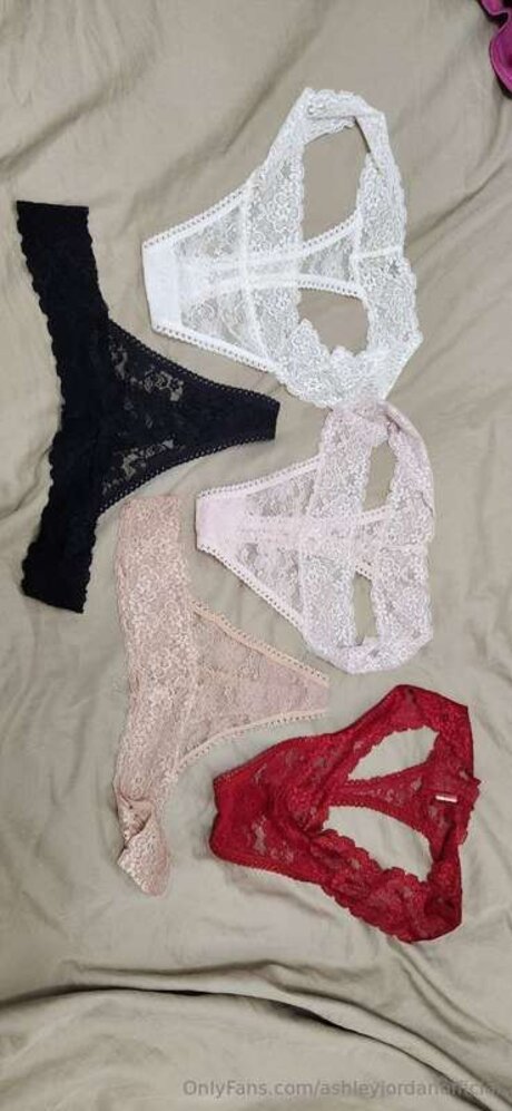 ashleyjordanofficial high quality actress pic