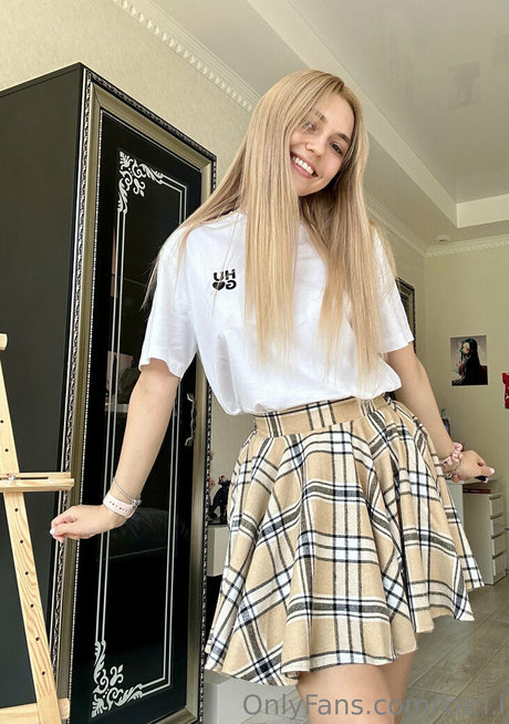 Kari i erotic actress picture