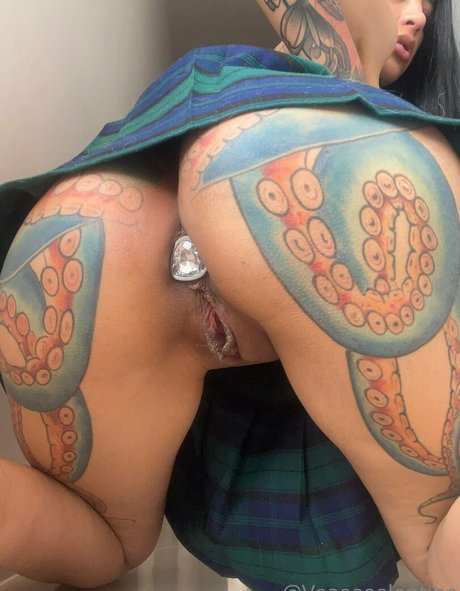 iamvaleeentine high quality model picture