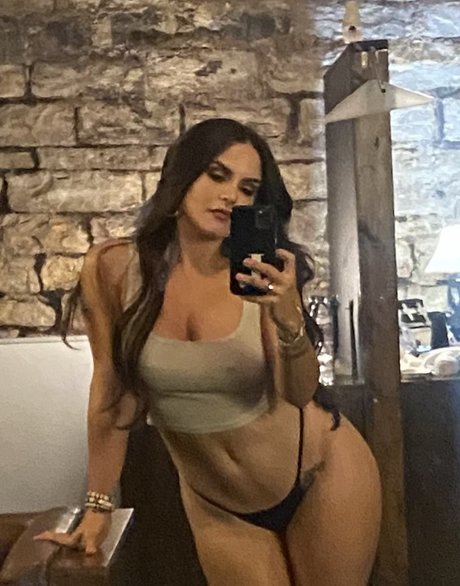 Jojo Levesque nice model image