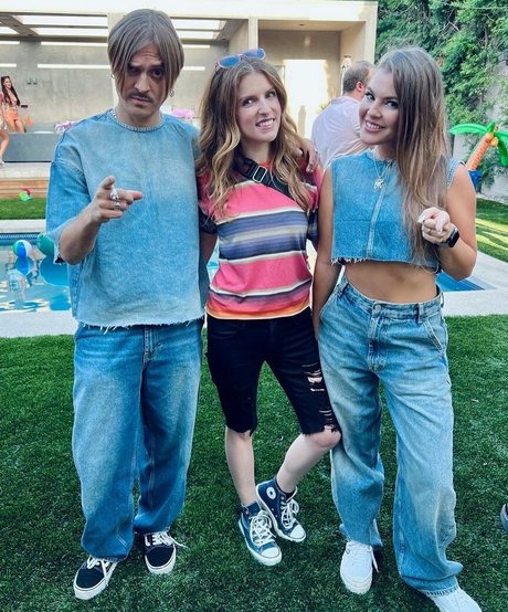 Anna Kendrick model hd photos