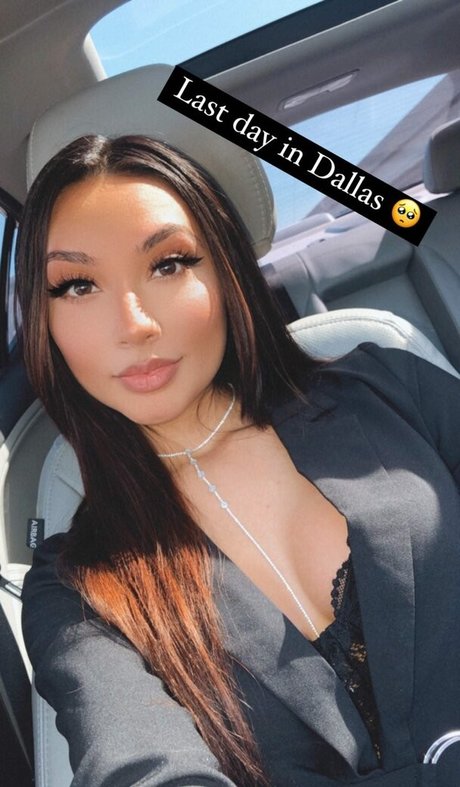 Theegoldenrose erotic actress pics