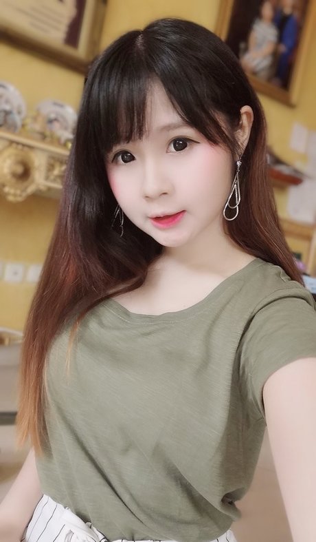 Clarissa Punipun hot pornstar img