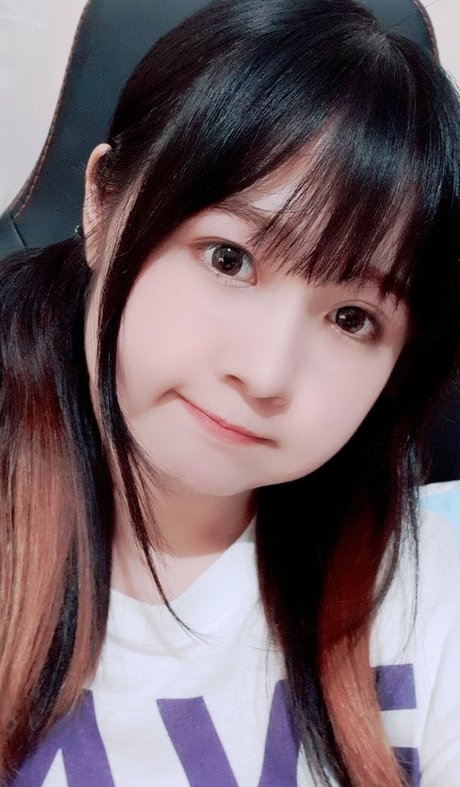 Clarissa Punipun model naked galleries