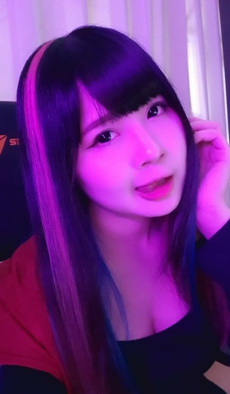 Clarissa Punipun model perfect pictures