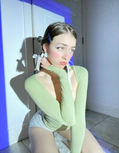 awholelottazozo sexy model pic