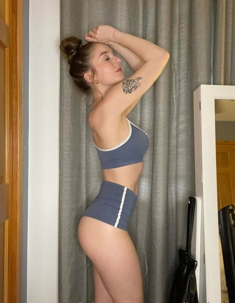 ameliaadamz model free photo