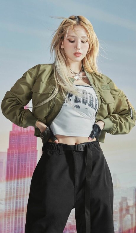 Jeon Somi model hot picture