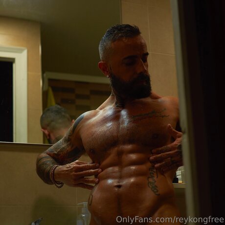 Reykongfree model perfect image