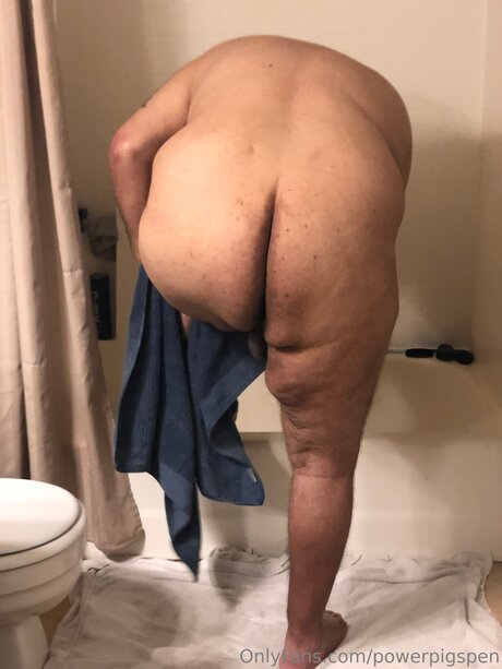 Powerpigspen model porn pic