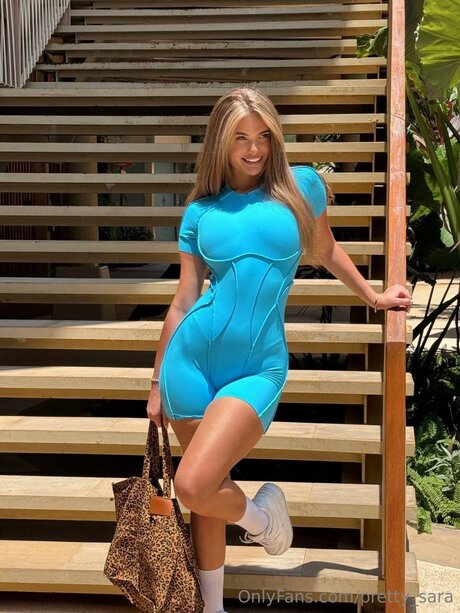 Pretty Sara star naked picture