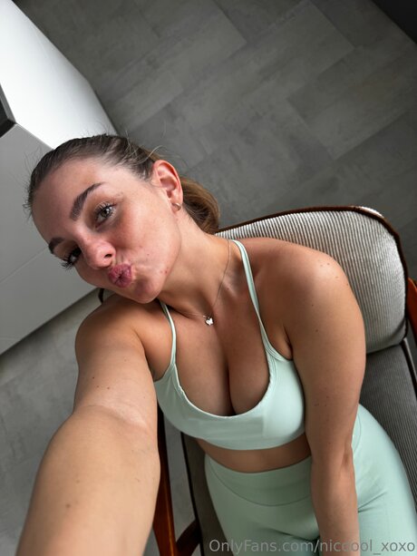 Nicoool Xoxo naked actress pic