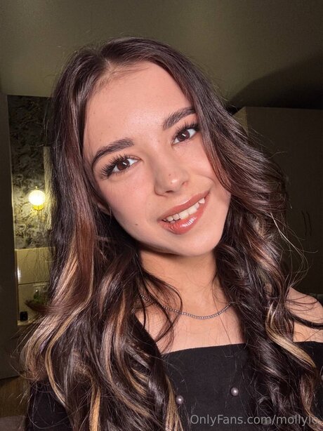 Mollylo art pornstar pictures