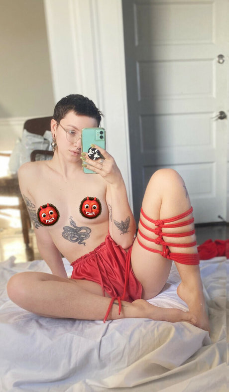 Pleasequietdown model xxx image