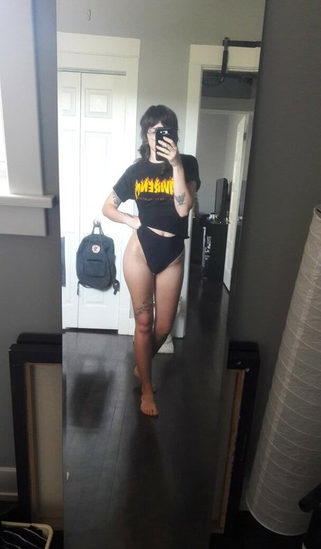 Pleasequietdown xxx actress picture