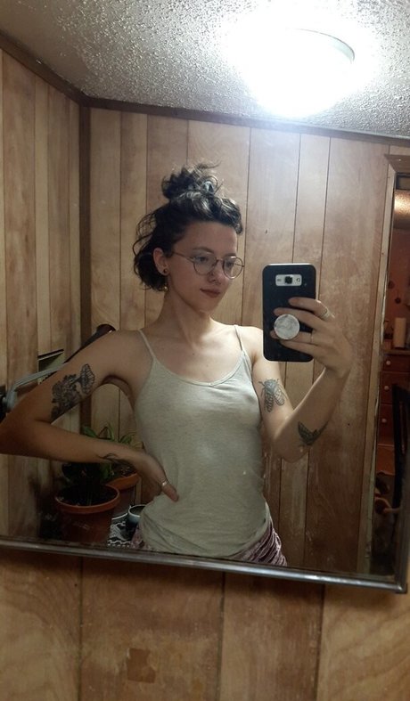 Pleasequietdown model xxx pictures