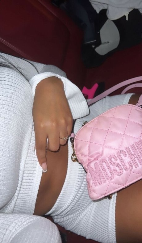 KCdoll pornstar sexy gallery