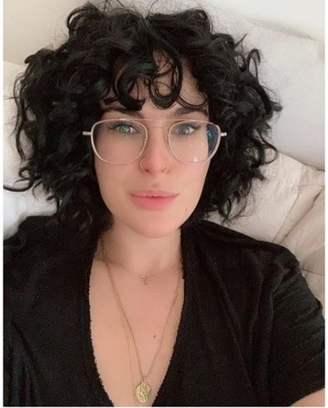 spreading onlyfans exclusive pictures