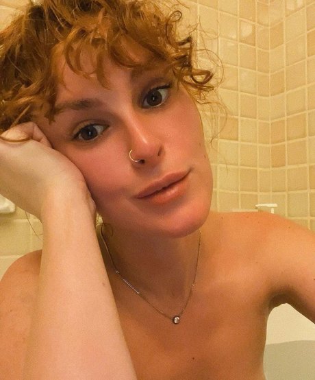 Rumer Willis art actress archive