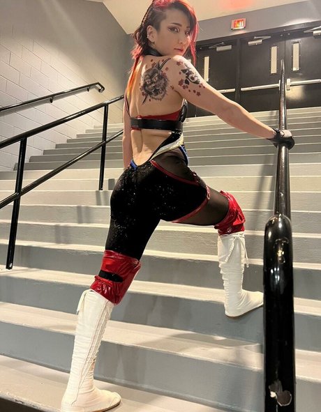 Hikaru Shida sexy pornstar gallery