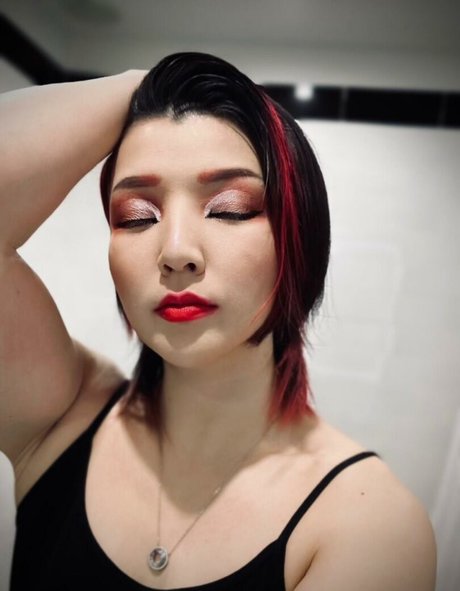 Hikaru Shida pretty star photos