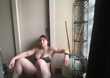 kitty bit games sexy model image