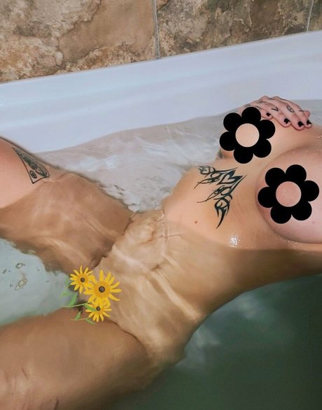 massive tits onlyfans beautiful pics