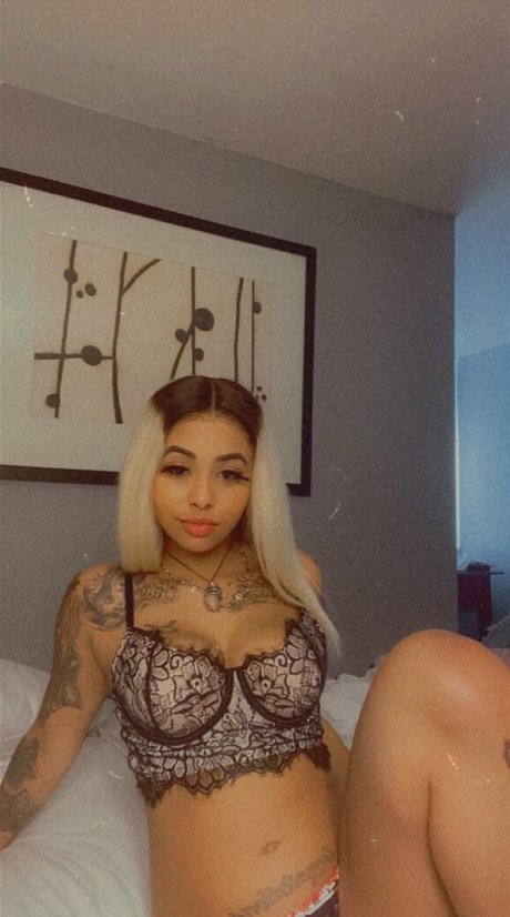 babiekmoney model hot img